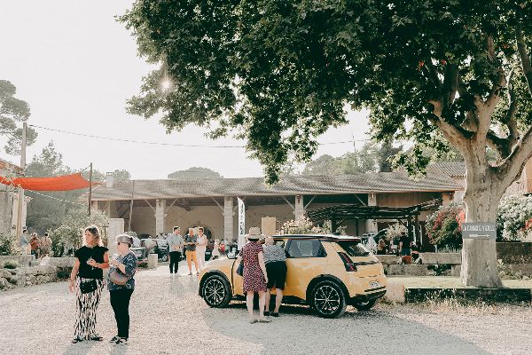 Domaine la Grande Canague - évènement professionnel - lancement de la renault 4